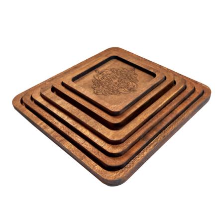 بشقاب چوبی مربع